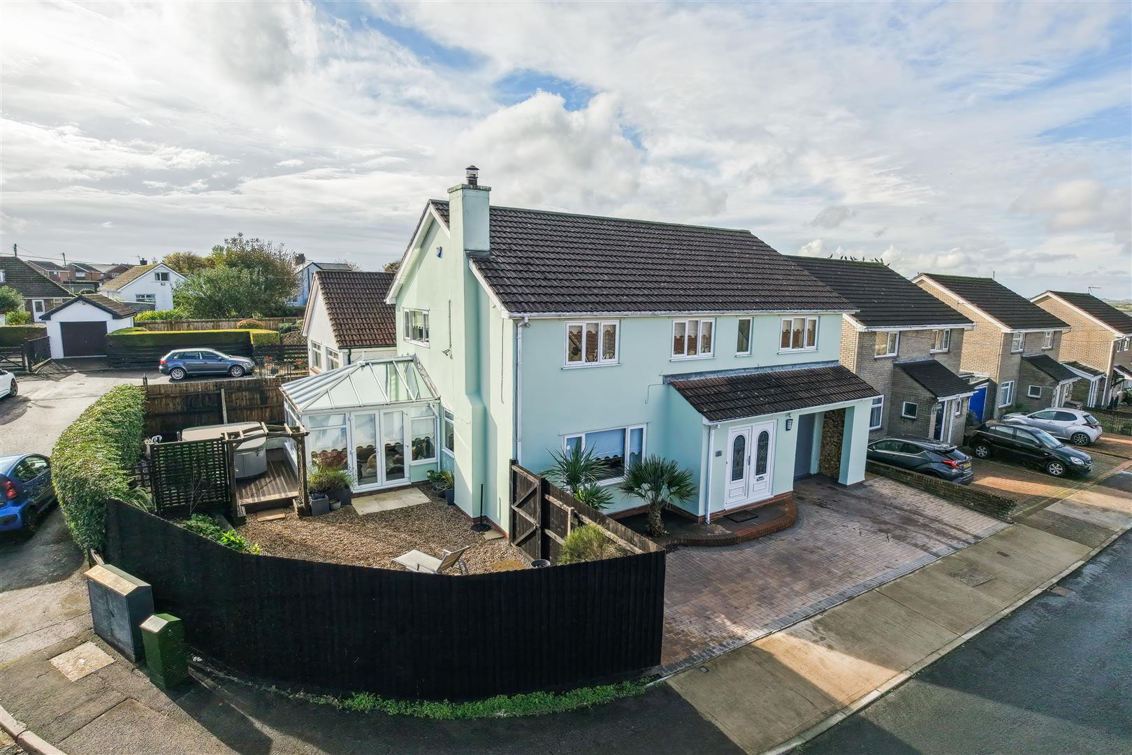 15 Hellas Drive, Barry, CF62 8AW